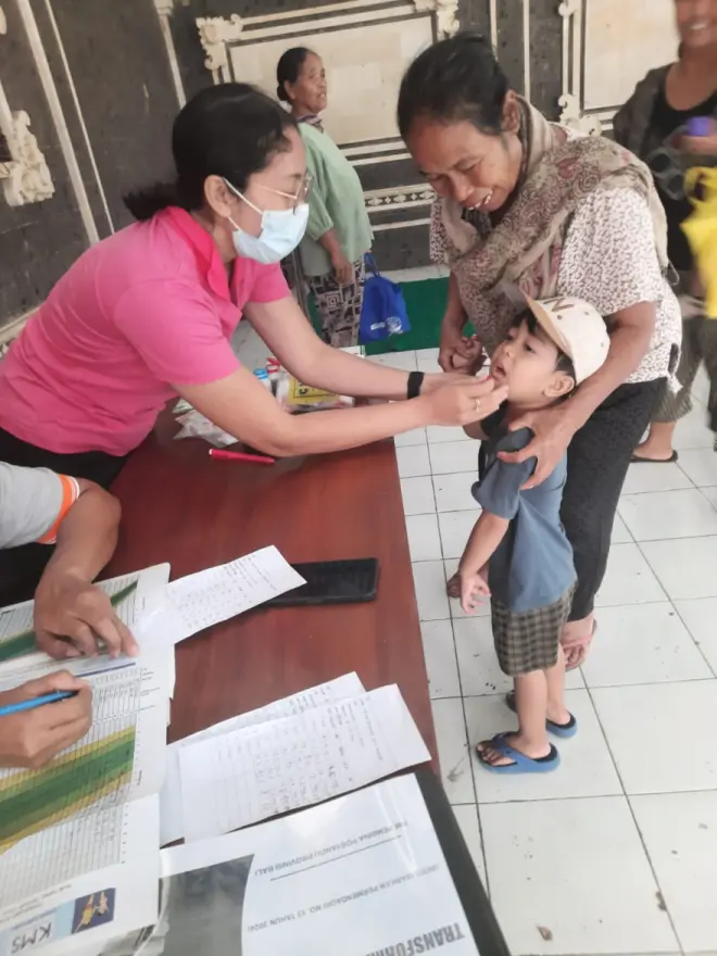 Pelaksanaan kegiatan Posyandu di Br Temacun, Mekarsari
